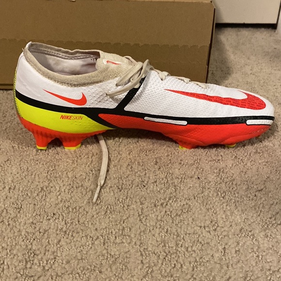 Nike Phantom GT 2 PRO FG women’s Soccer Cleats DA4432-167 - Picture 3 of 5